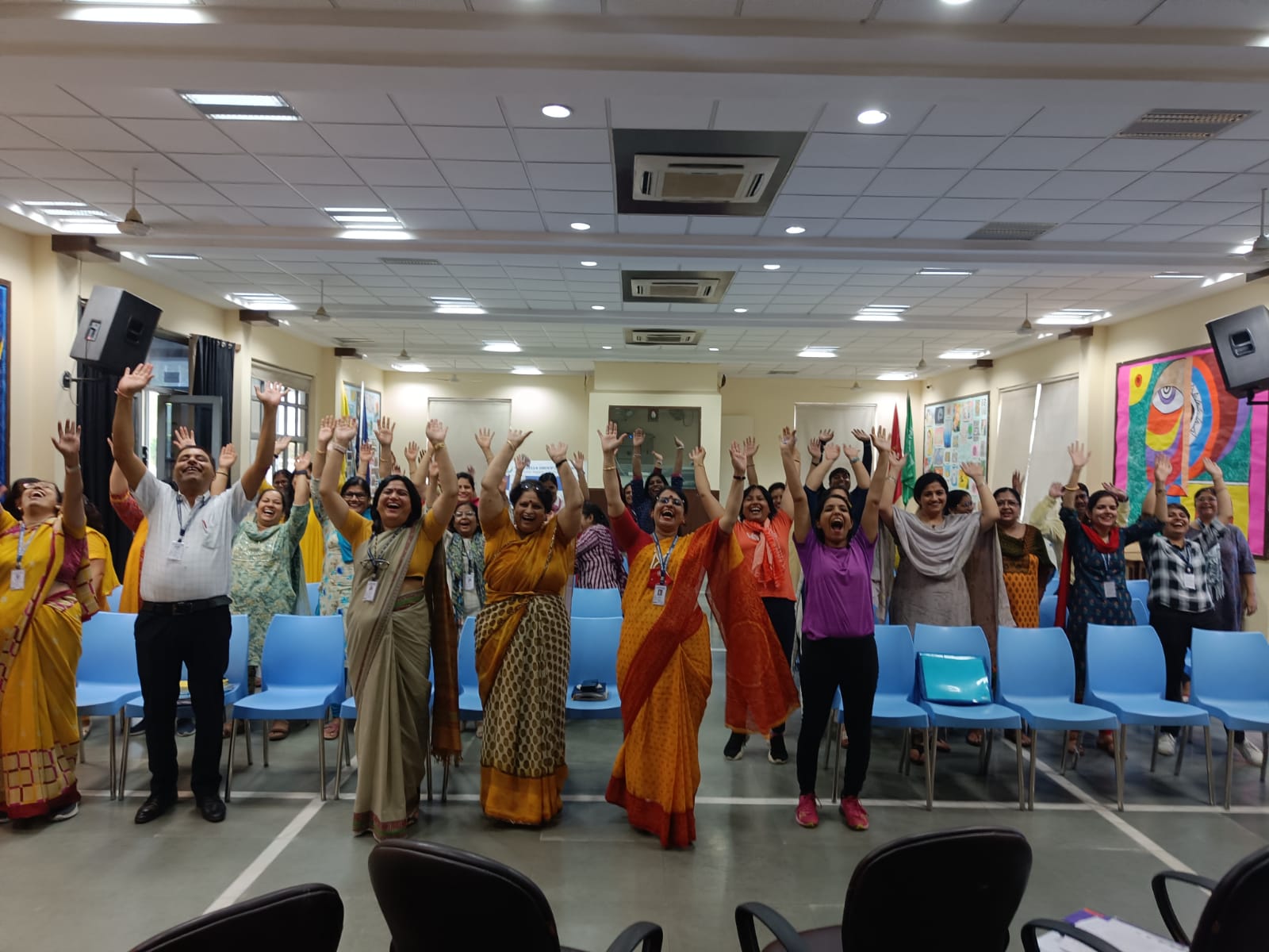 laughter-yoga-2022-csp6xl-bkjViT
