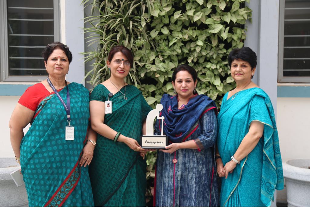 BLUE BELLS GROUP OF SCHOOLS HONOURED BY HELPAGE INDIA