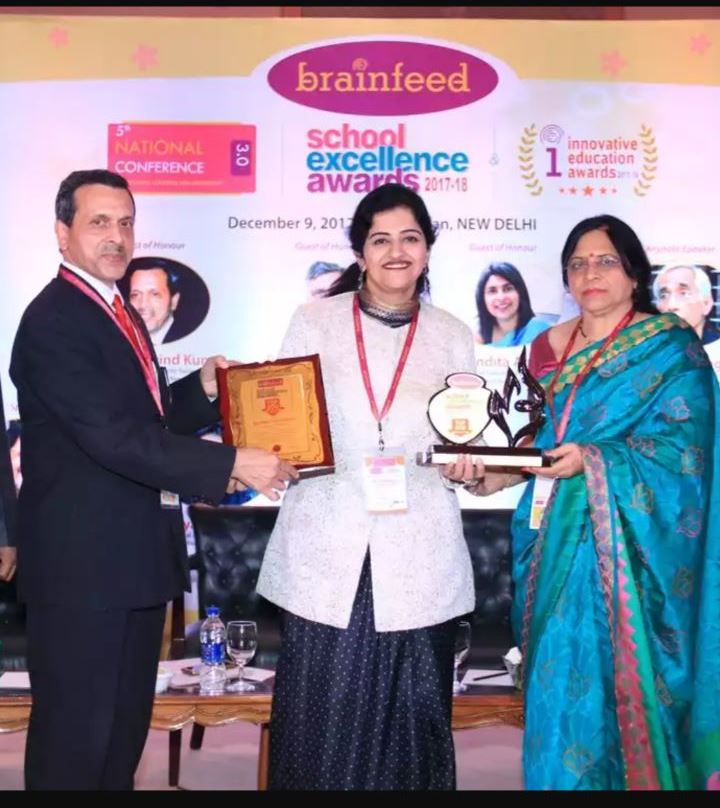 Brahm Dutt Blue Bells Public School CONFERRED THE BRAINFEED SCHOOL EXCELLENCE AWARD 2017