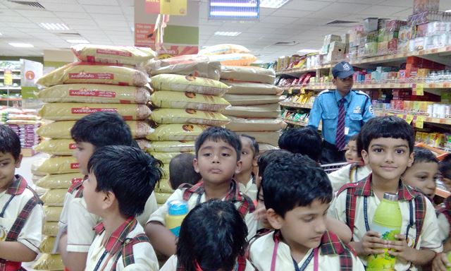 UKG STUDENTS  VISIT SPENCERS